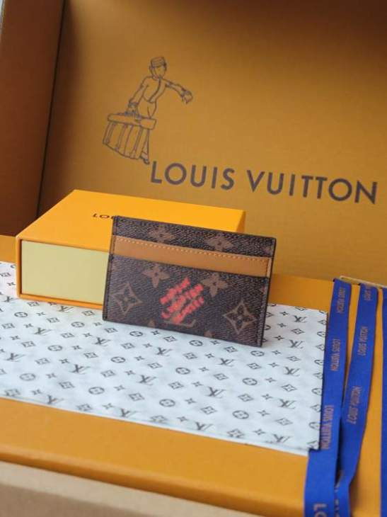 Picture of Louis Vuitton Wallets _SKUfw198953630fw